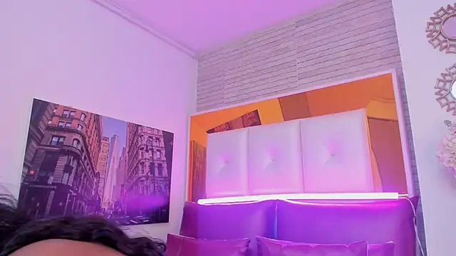 Snapshot of ShaniaBrownn chatting on 11.27.25 ShaniaBrownn online show from 11.27.25