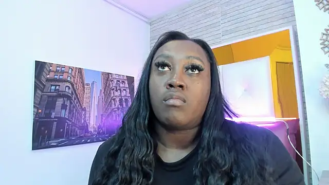 Snapshot of ShaniaBrownn chatting on 12.04.25 ShaniaBrownn online show from 12.04.25