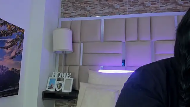 ShaniaBrownn online show from 02.12.26