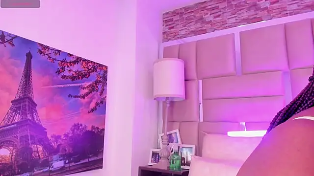 ShaniaBrownn online show from 05.19.26