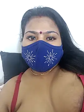 Snapshot of cutee__crazy chatting on 03.18.25 cutee  crazy online show from 03.18.25