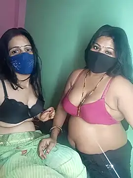 Snapshot of cutee__crazy chatting on 10.14.25 cutee  crazy online show from 10.14.25