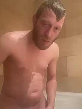 Snapshot of rippedbritish chatting on 03.10.25 rippedbritish online show from 03.10.25