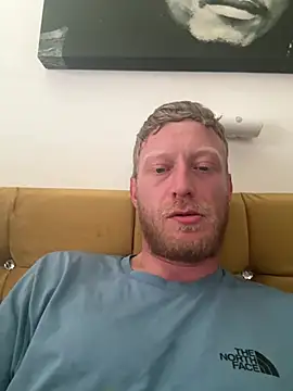 Snapshot of rippedbritish chatting on 04.12.26 rippedbritish online show from 04.12.26