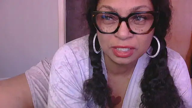 MSweetLindaParks online show from 12.21.25