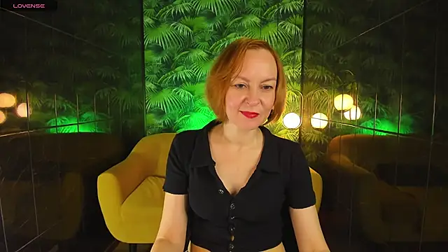 Snapshot of NikaGentle chatting on 12.10.24 NikaGentle online show from 12.10.24