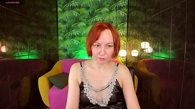 Snapshot of NikaGentle chatting on 12.18.24 NikaGentle online show from 12.18.24