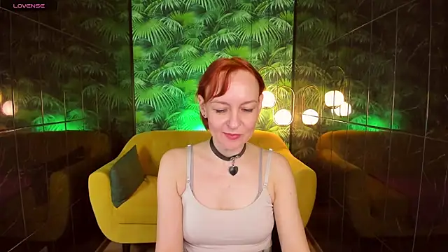 Snapshot of NikaGentle chatting on 12.18.24 NikaGentle online show from 12.18.24