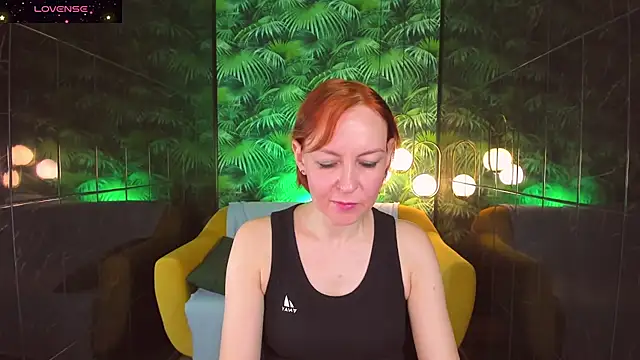 Snapshot of NikaGentle chatting on 12.21.24 NikaGentle online show from 12.21.24