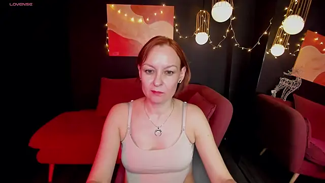 Snapshot of NikaGentle chatting on 12.27.24 NikaGentle online show from 12.27.24