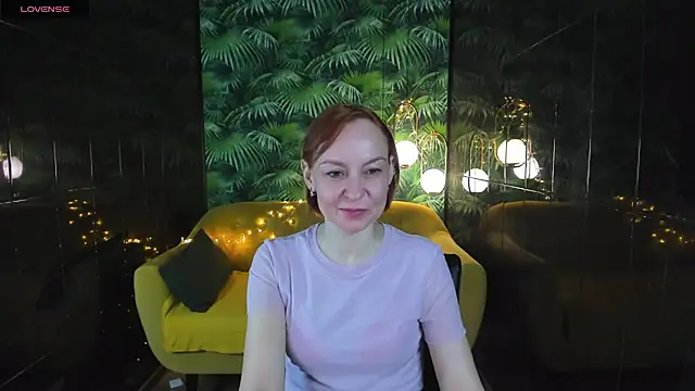 Snapshot of NikaGentle chatting on 01.03.25 NikaGentle online show from 01.03.25