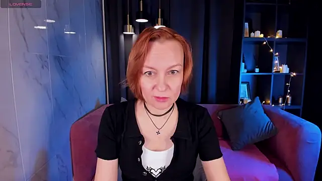 Snapshot of NikaGentle chatting on 01.13.25 NikaGentle online show from 01.13.25