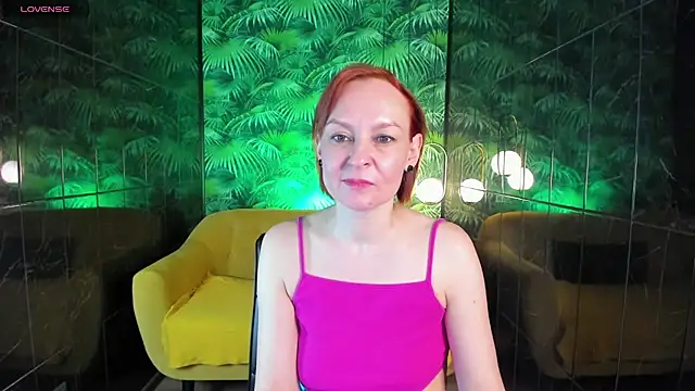 Snapshot of NikaGentle chatting on 01.18.25 NikaGentle online show from 01.18.25