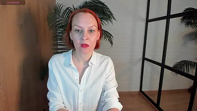 Snapshot of NikaGentle chatting on 01.24.25 NikaGentle online show from 01.24.25