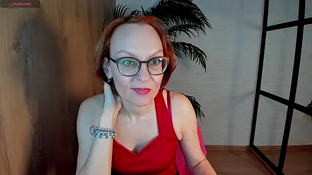 Snapshot of NikaGentle chatting on 01.27.25 NikaGentle online show from 01.27.25