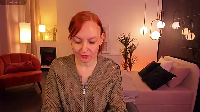 Snapshot of NikaGentle chatting on 02.21.25 NikaGentle online show from 02.21.25