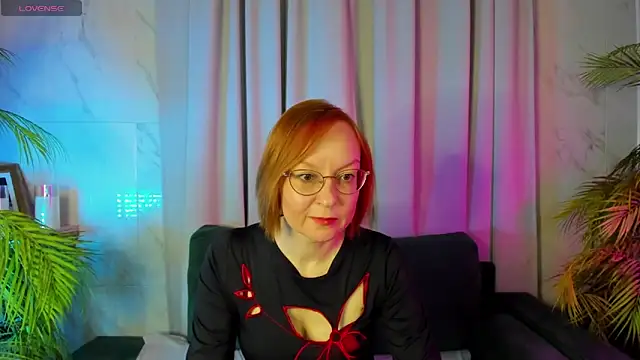 Snapshot of NikaGentle chatting on 03.07.25 NikaGentle online show from 03.07.25