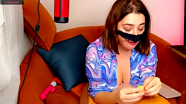  L0VE ME online show from 01.11.25