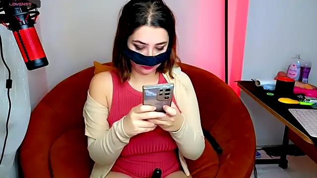  L0VE ME online show from 01.17.25