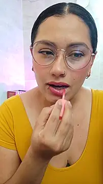 LauraRuiz1 online show from 05.29.26