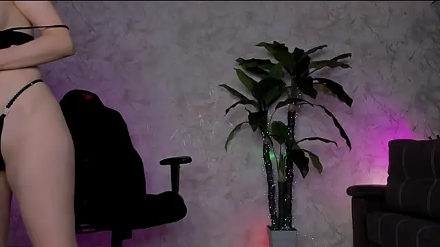 Emma7 online show from 06.21.26