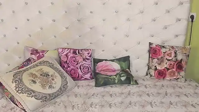 DoraMay online show from 09.25.25