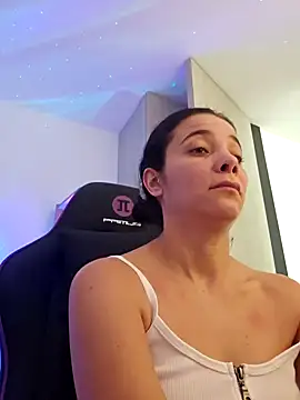 Snapshot of miaeyes chatting on 01.21.25 miaeyes online show from 01.21.25