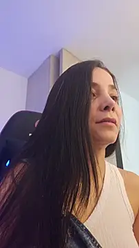 Snapshot of miaeyes chatting on 11.20.25 miaeyes online show from 11.20.25