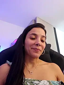 Snapshot of miaeyes chatting on 01.05.26 miaeyes online show from 01.05.26