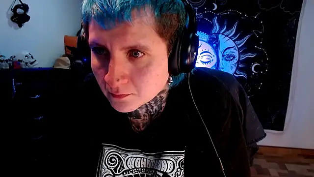 Snapshot of Marieblueeyes chatting on 02.04.25 Marieblueeyes online show from 02.04.25