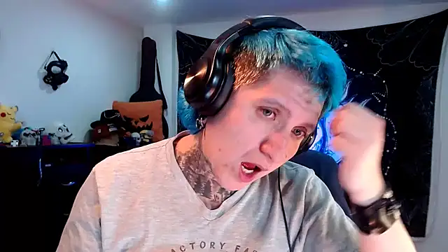 Snapshot of Marieblueeyes chatting on 02.05.25 Marieblueeyes online show from 02.05.25