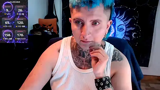 Snapshot of Marieblueeyes chatting on 02.08.25 Marieblueeyes online show from 02.08.25