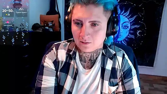 Snapshot of Marieblueeyes chatting on 02.13.25 Marieblueeyes online show from 02.13.25