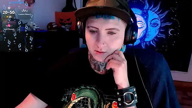 Snapshot of Marieblueeyes chatting on 02.16.25 Marieblueeyes online show from 02.16.25