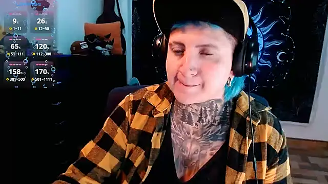 Snapshot of Marieblueeyes chatting on 02.17.25 Marieblueeyes online show from 02.17.25