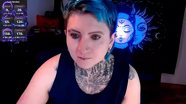 Snapshot of Marieblueeyes chatting on 02.25.25 Marieblueeyes online show from 02.25.25