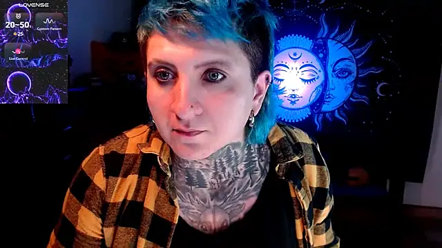 Snapshot of Marieblueeyes chatting on 02.28.25 Marieblueeyes online show from 02.28.25