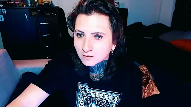 Snapshot of Marieblueeyes chatting on 09.30.25 Marieblueeyes online show from 09.30.25