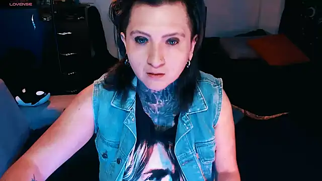 Snapshot of Marieblueeyes chatting on 10.01.25 Marieblueeyes online show from 10.01.25