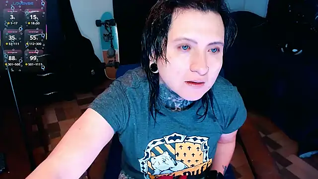 Snapshot of Marieblueeyes chatting on 10.13.25 Marieblueeyes online show from 10.13.25