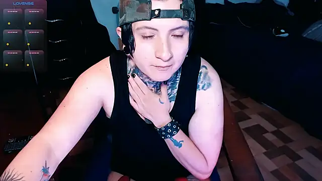 Snapshot of Marieblueeyes chatting on 10.15.25 Marieblueeyes online show from 10.15.25