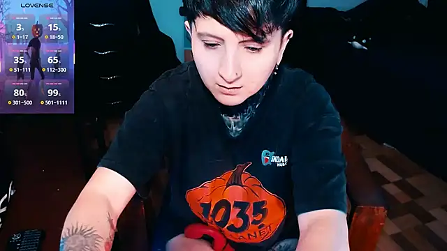 Snapshot of Marieblueeyes chatting on 10.20.25 Marieblueeyes online show from 10.20.25