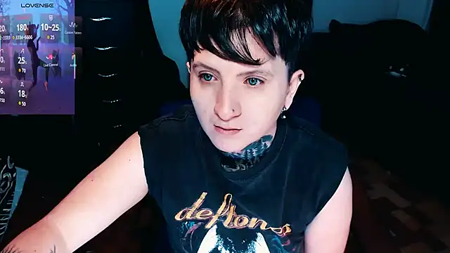 Snapshot of Marieblueeyes chatting on 10.21.25 Marieblueeyes online show from 10.21.25