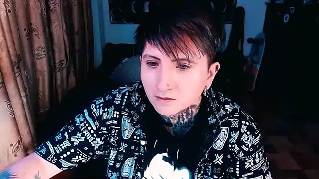 Snapshot of Marieblueeyes chatting on 10.24.25 Marieblueeyes online show from 10.24.25