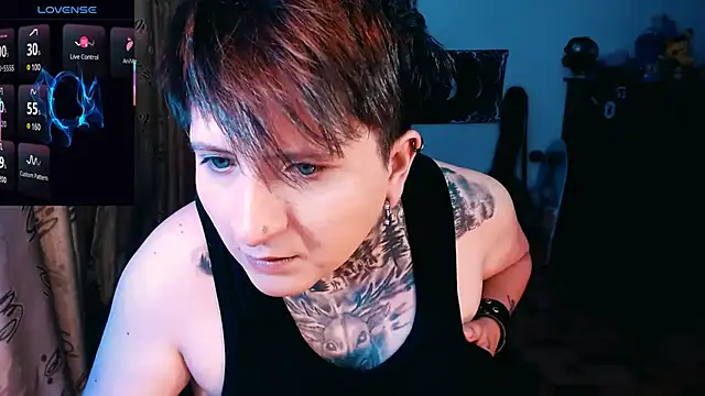 Snapshot of Marieblueeyes chatting on 10.27.25 Marieblueeyes online show from 10.27.25