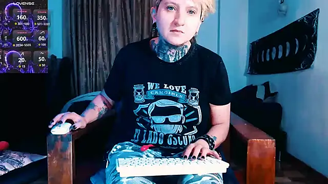 Marieblueeyes online show from 11.24.25