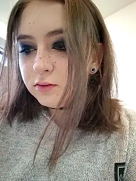 Snapshot of Yammy_Yumi chatting on 10.30.25 Yammy Yumi online show from 10.30.25