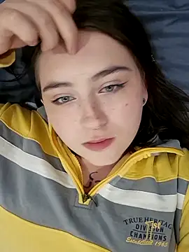 Snapshot of Yammy_Yumi chatting on 11.09.25 Yammy Yumi online show from 11.09.25