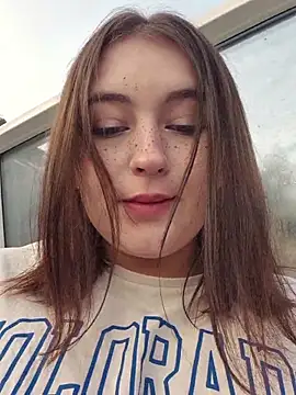 Snapshot of Yammy_Yumi chatting on 11.30.25 Yammy Yumi online show from 11.30.25