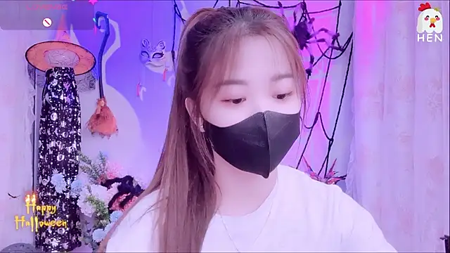 Snapshot of hen237 chatting on 11.05.25 hen237 online show from 11.05.25